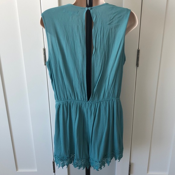 Gorgeous Romper!! - Picture 3 of 4